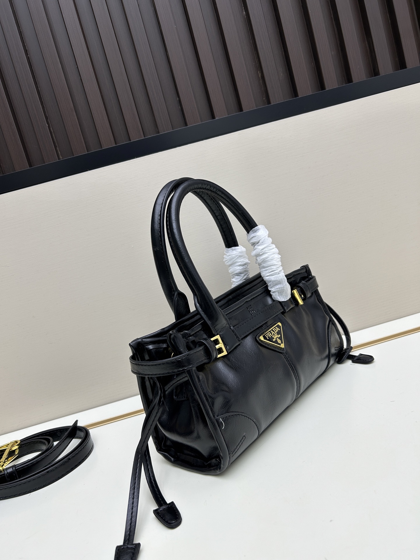 PRADA 426 Vintage Rectangular Handbag with Metal Clasp & Logo