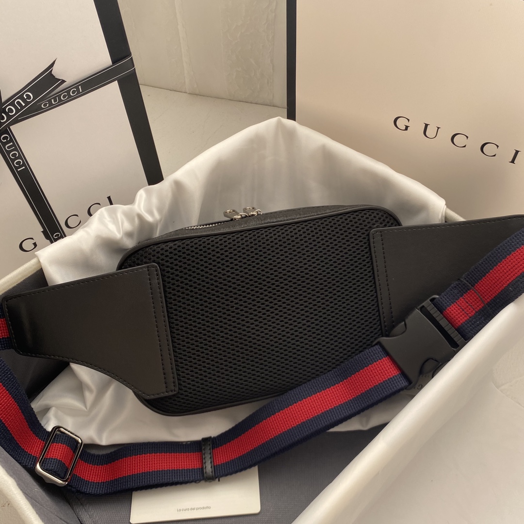 GUCCI Men's Waist Bag. Style: 474293