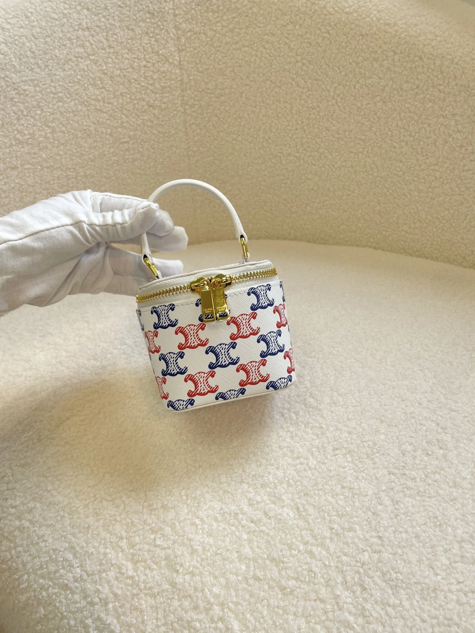 CELINE 23s Spring/Summer – Mini smooth leather makeup case Presbyopia pattern 8080 Size: 9.5* 8* 9cm
