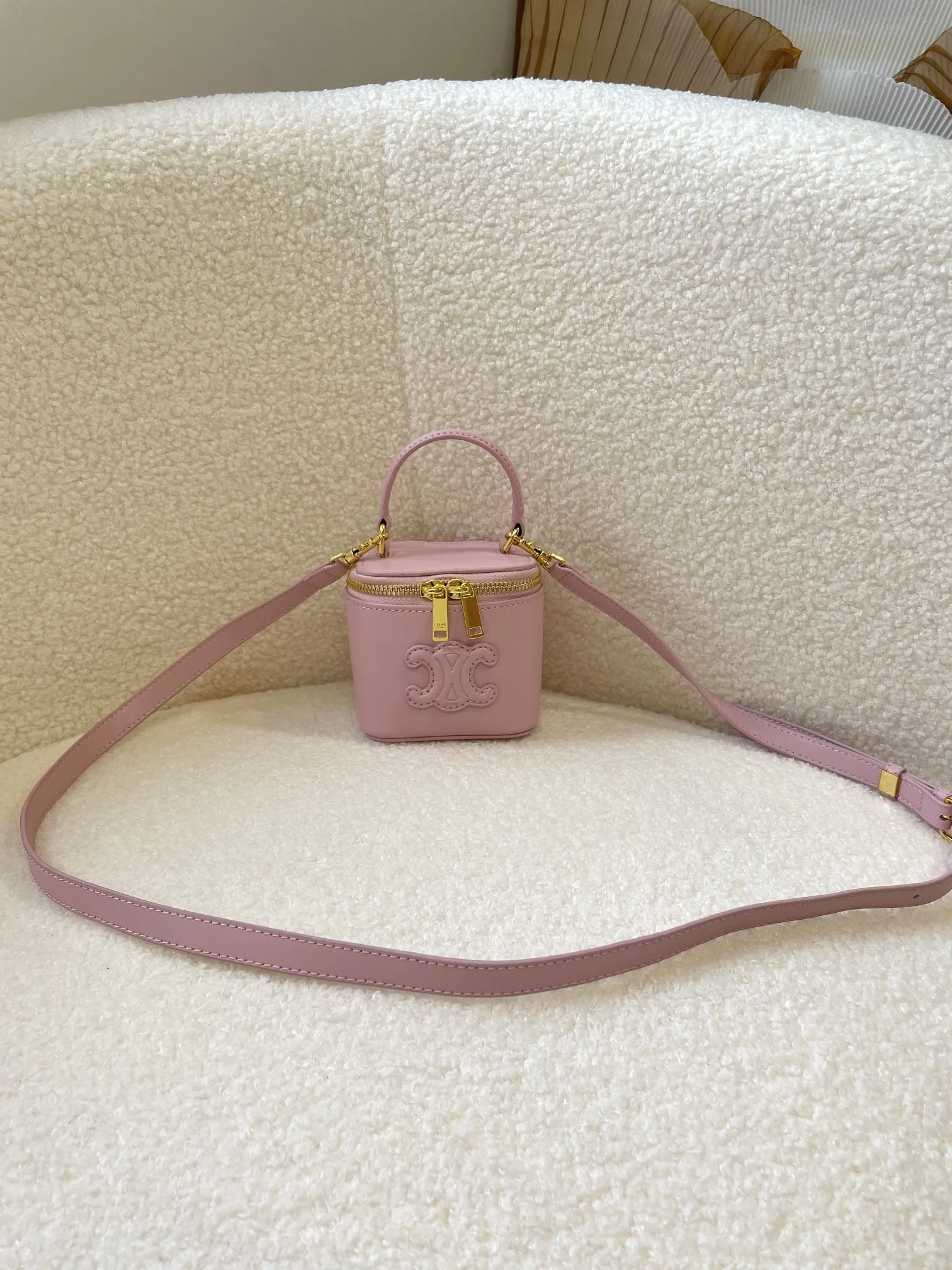 CELINE 23s Spring/Summer – Mini smooth leather makeup case Pink 8080 Size: 9.5* 8* 9cm