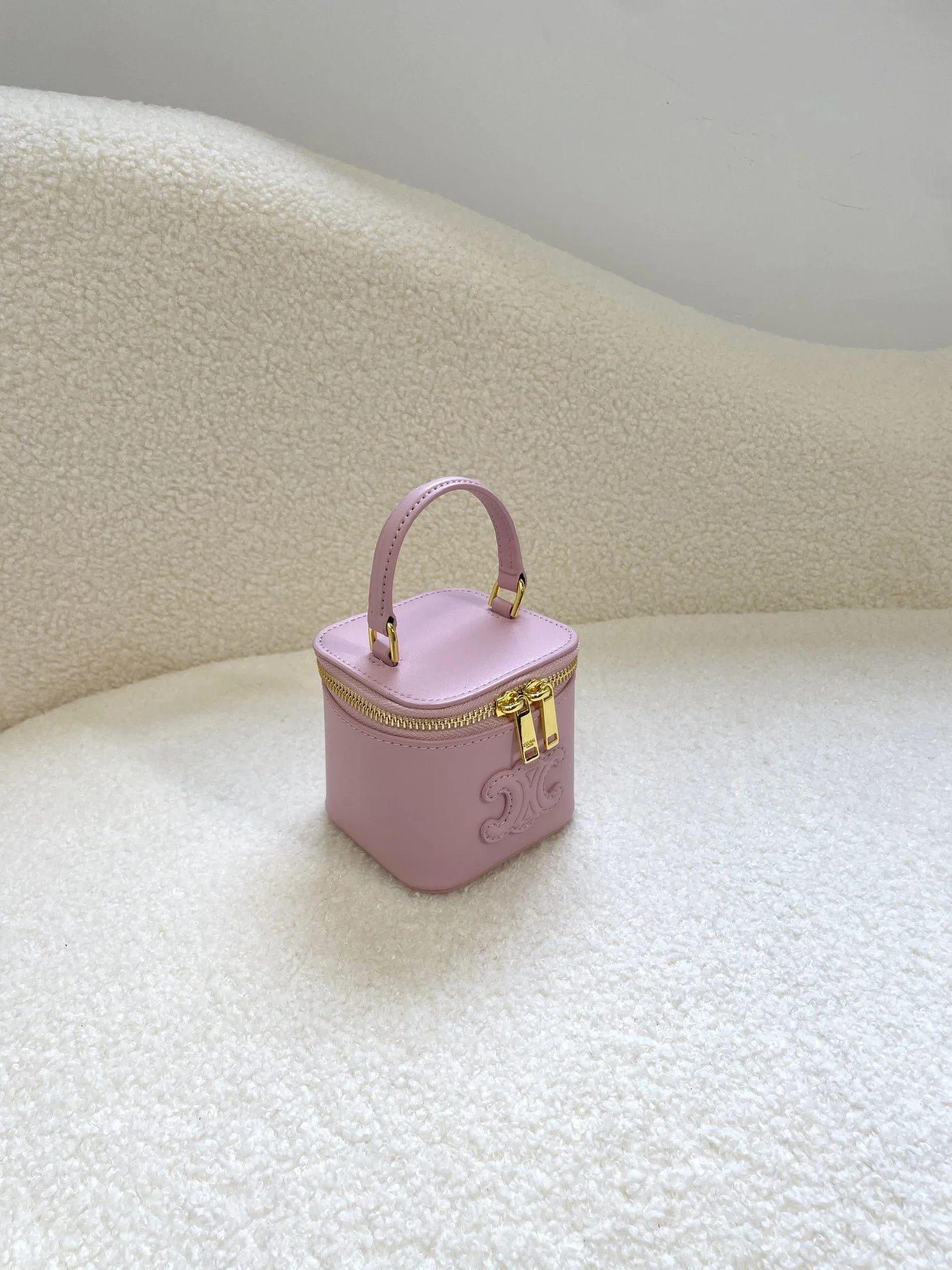 CELINE 23s Spring/Summer – Mini smooth leather makeup case Pink 8080 Size: 9.5* 8* 9cm