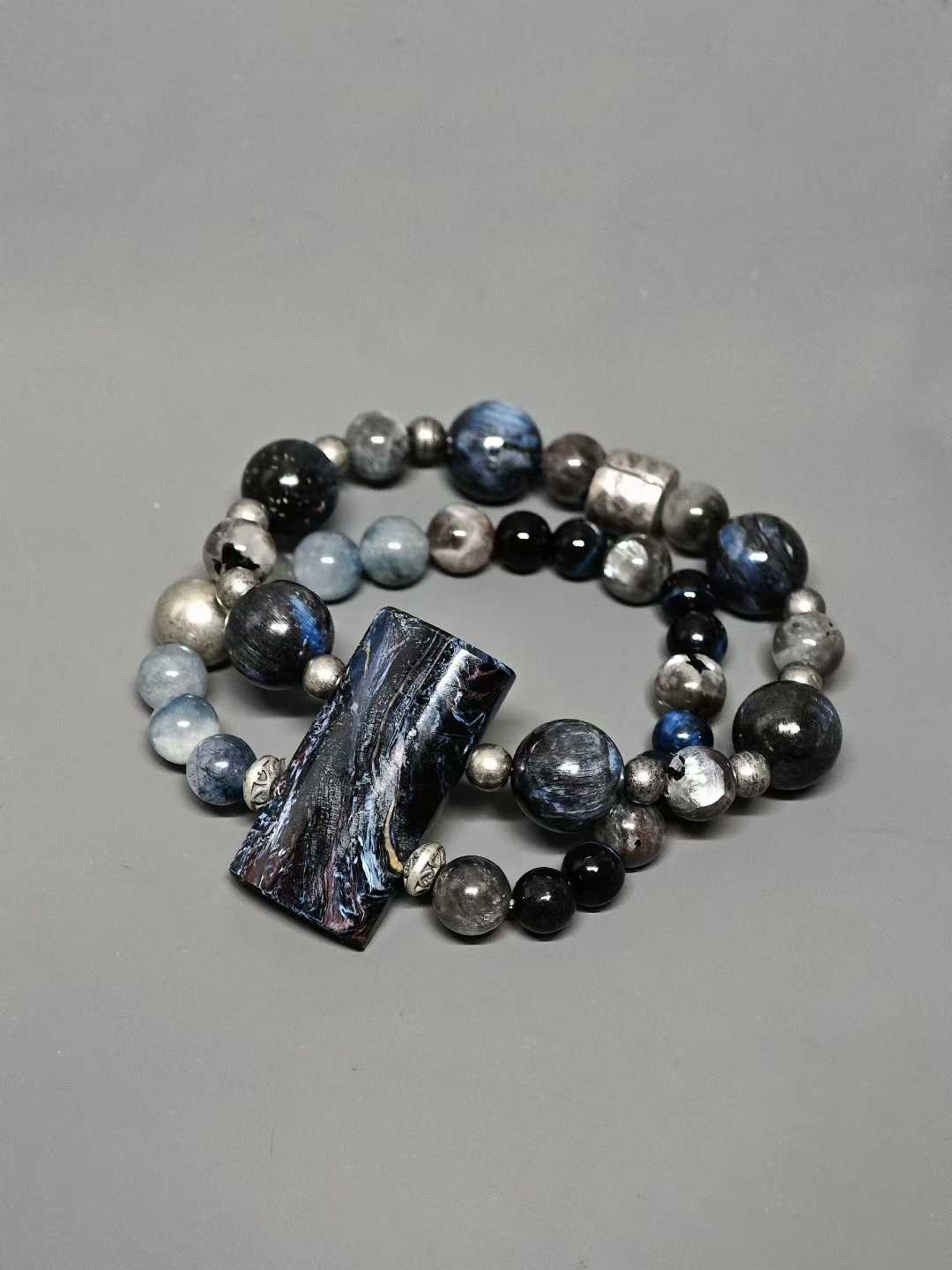 The lonely boat merges with the night,Quantum ripples pierce the misty veil.The ancient moon hangs o’er the new helm,Sailing tracks carve the cosmic dome.