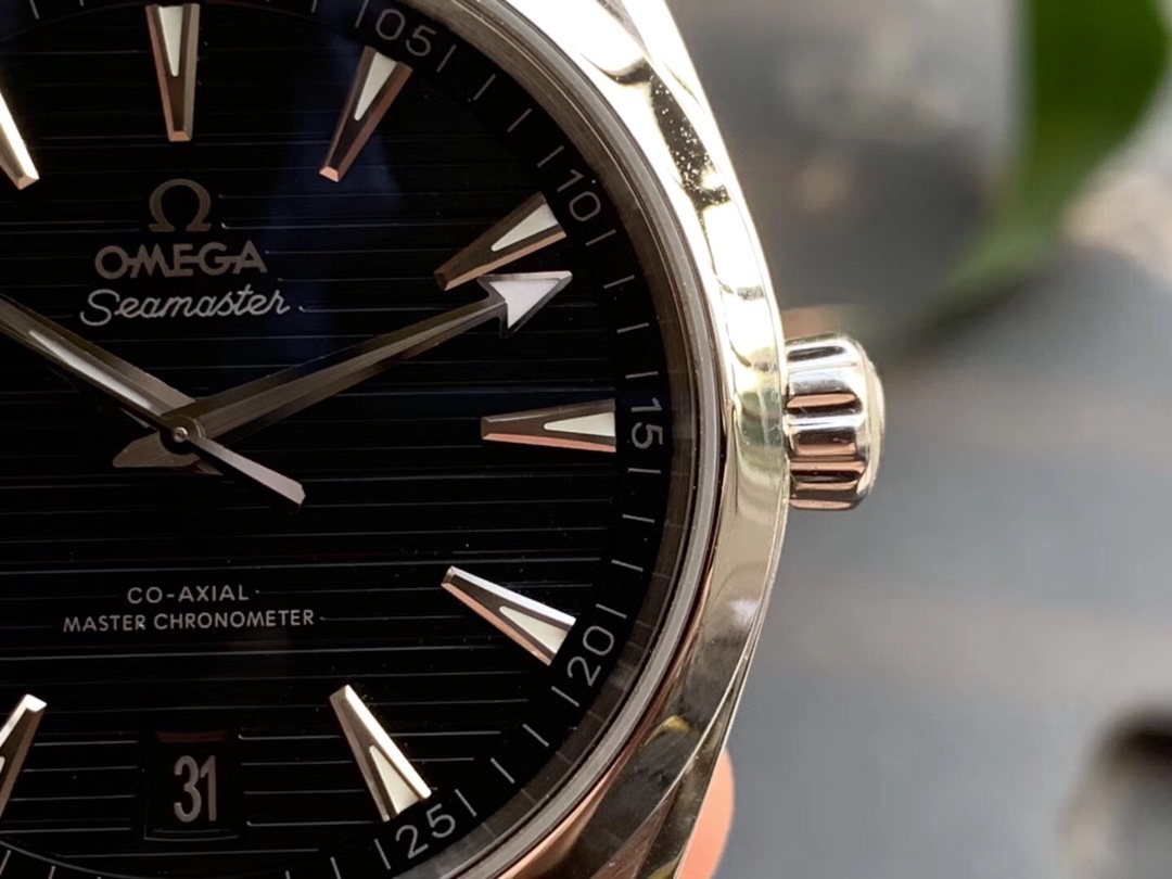 OMEGA Seamaster Aqua Terra 150M 41mm | Co-Axial Master Chronometer 150m Waterproof | 18K Sedna Gold & Stainless Steel | METAS-Certified (-0/+5s/day) | Global Duty-Free