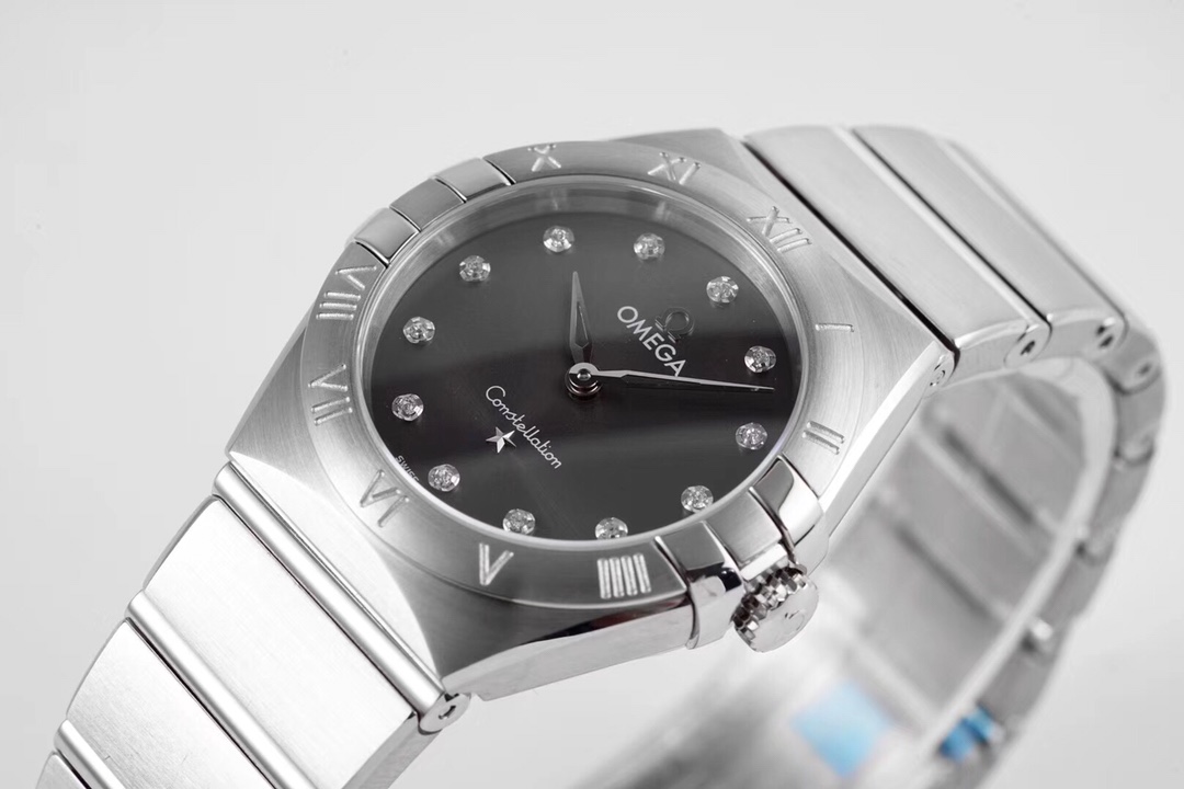 Omega Seamaster Aqua Terra 2020 | 41mm Co-Axial Master Chronometer Stainless Steel/Sedna Gold | 150m Water Resistant | Sapphire Crystal | Global Duty-Free
