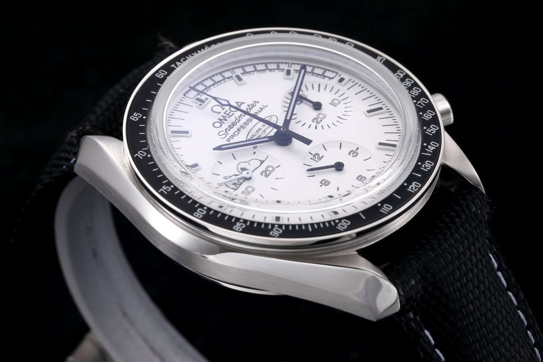 Omega Speedmaster Professional Moonwatch 2025 Edition – Swiss Automatic Chronograph, Stainless Steel Black Dial, Sapphire Crystal, 50M Water Resistant, Limited NASA-Inspired Luxury Timepiece