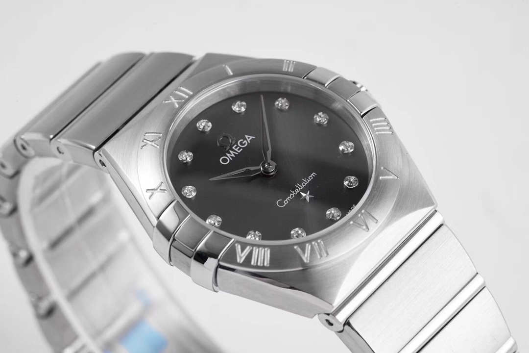 Omega Seamaster Aqua Terra 2020 | 41mm Co-Axial Master Chronometer Stainless Steel/Sedna Gold | 150m Water Resistant | Sapphire Crystal | Global Duty-Free