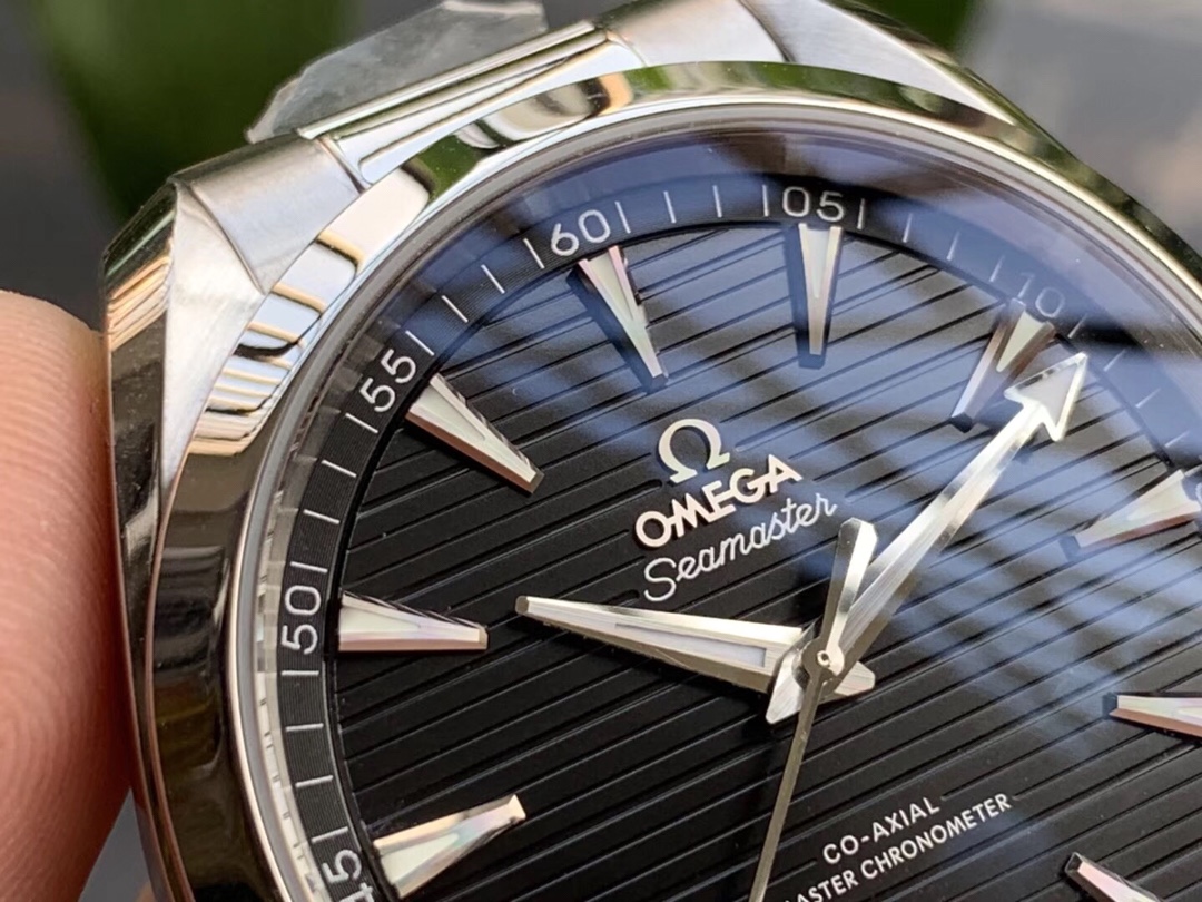 OMEGA Seamaster Aqua Terra 150M 41mm | Co-Axial Master Chronometer 150m Waterproof | 18K Sedna Gold & Stainless Steel | METAS-Certified (-0/+5s/day) | Global Duty-Free