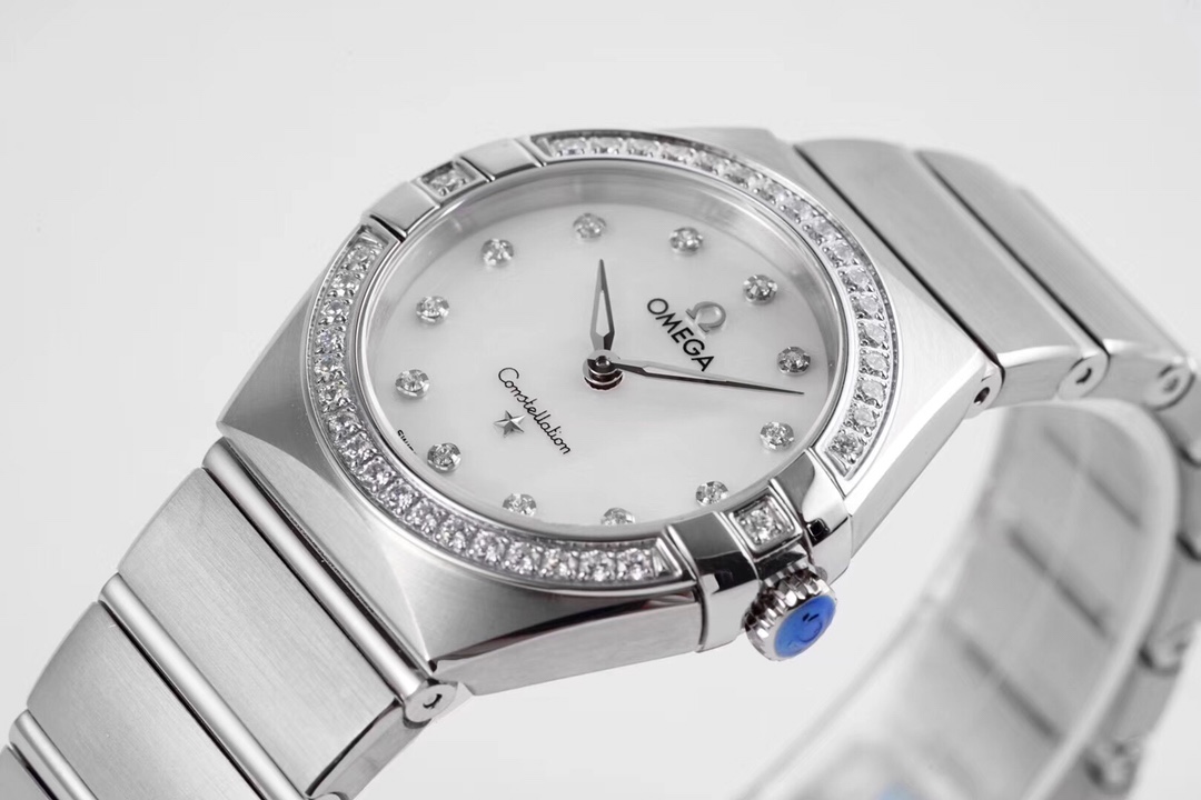 Omega 2020 New Collection Seamaster Diver 300M Co-Axial Master Chronometer Luxury Watch, Ceramic Bezel, Wave Dial, 300M Waterproof, Sapphire Crystal, NATO Strap