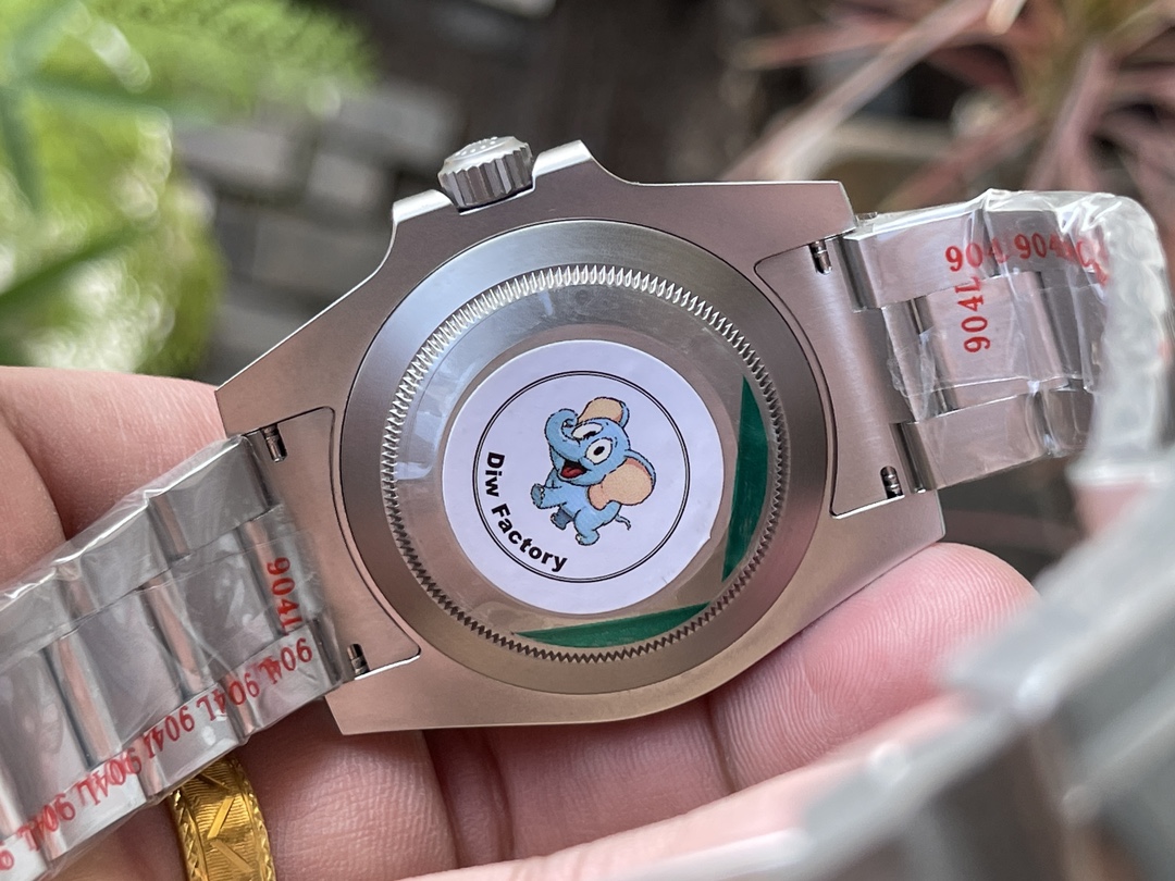 DIW Custom Submariner PARAKEET 2025 Tropical Green Dial | 41mm 904L Steel | Swiss Upgraded Movement | 300m Waterproof | Blockchain Authenticity