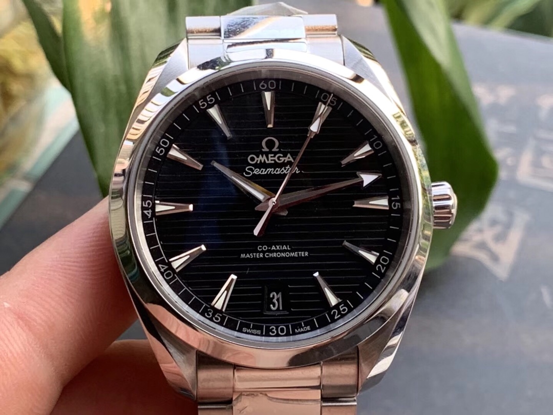 OMEGA Seamaster Aqua Terra 150M 41mm | Co-Axial Master Chronometer 150m Waterproof | 18K Sedna Gold & Stainless Steel | METAS-Certified (-0/+5s/day) | Global Duty-Free