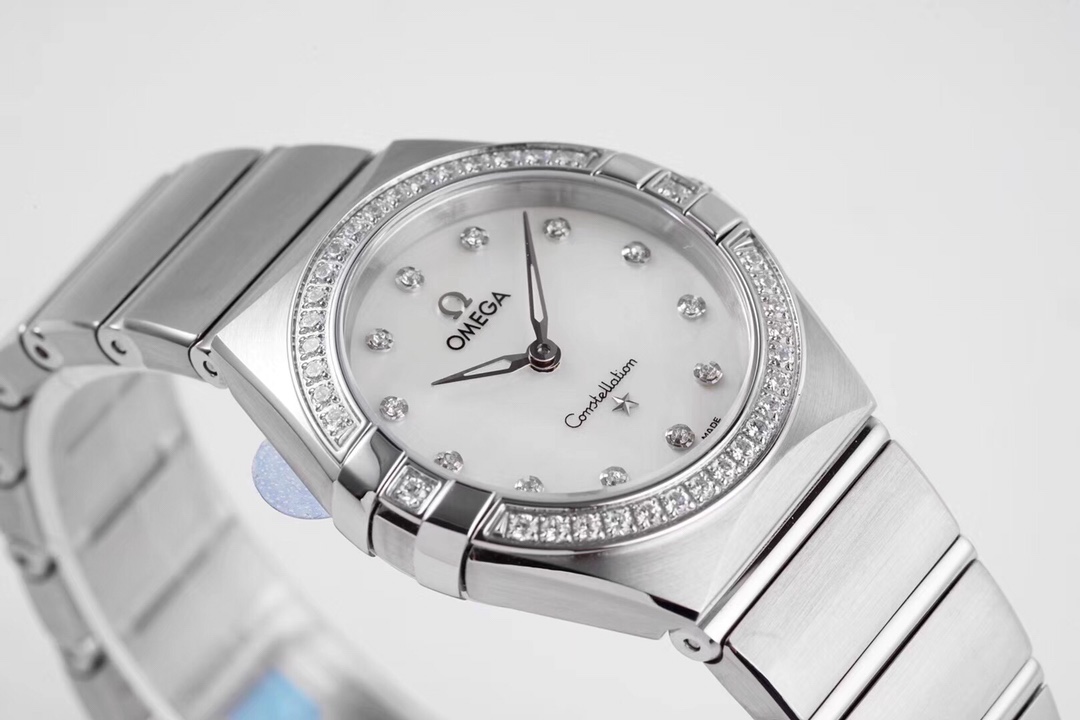 Omega 2020 New Collection Seamaster Diver 300M Co-Axial Master Chronometer Luxury Watch, Ceramic Bezel, Wave Dial, 300M Waterproof, Sapphire Crystal, NATO Strap