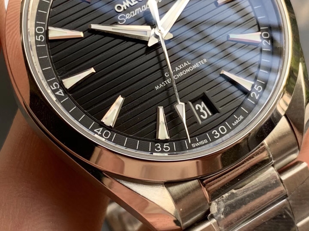 OMEGA Seamaster Aqua Terra 150M 41mm | Co-Axial Master Chronometer 150m Waterproof | 18K Sedna Gold & Stainless Steel | METAS-Certified (-0/+5s/day) | Global Duty-Free