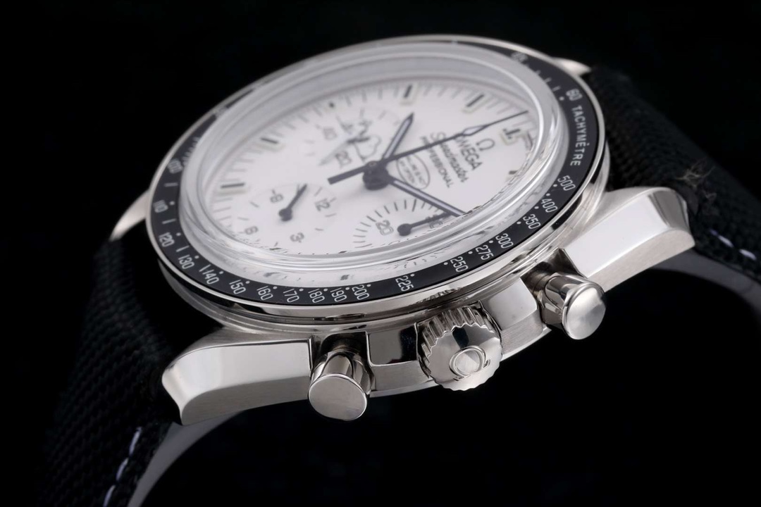 Omega Speedmaster Professional Moonwatch 2025 Edition – Swiss Automatic Chronograph, Stainless Steel Black Dial, Sapphire Crystal, 50M Water Resistant, Limited NASA-Inspired Luxury Timepiece