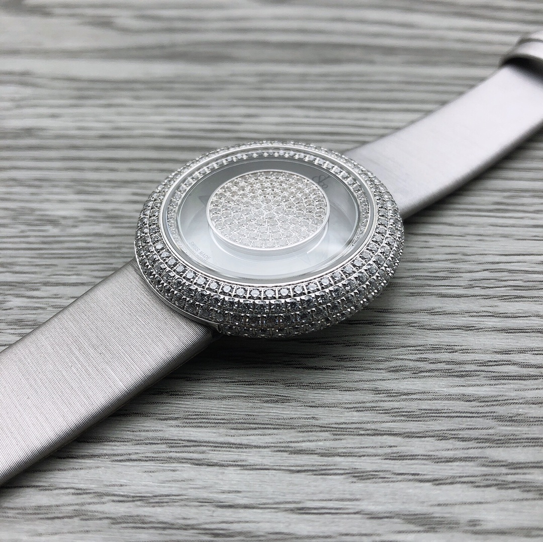 Jacob&Co Astronomia Astrological - Angel's Eyes |  Mysterious Automatic Watch with Celestial Dial & Rotating Sculptures