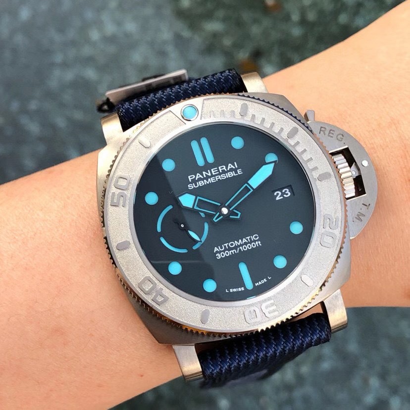 TIMELESS 2019 MASTERPIECE: Panerai Luminor PAM985-47mm - Floating Logo E-commerce Titles