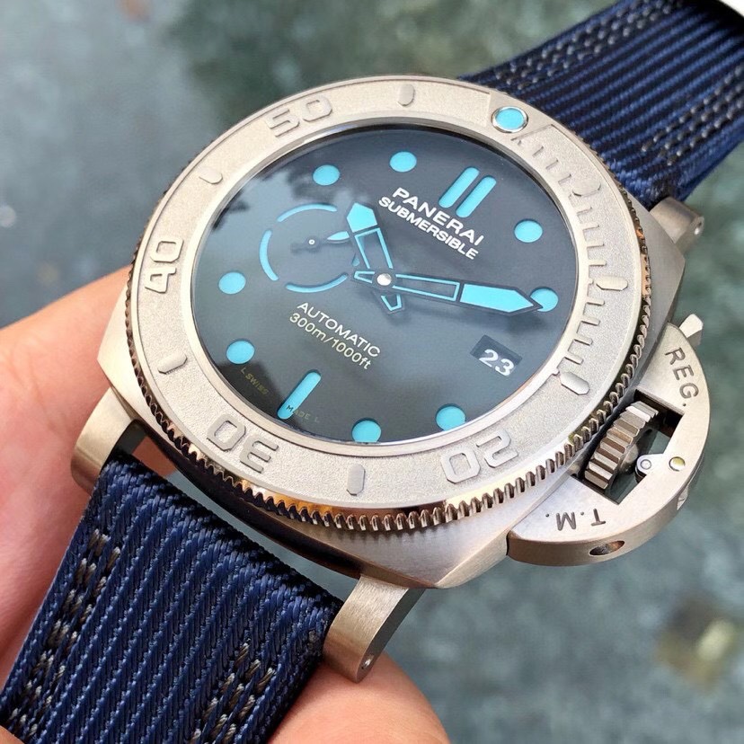 TIMELESS 2019 MASTERPIECE: Panerai Luminor PAM985-47mm - Floating Logo E-commerce Titles