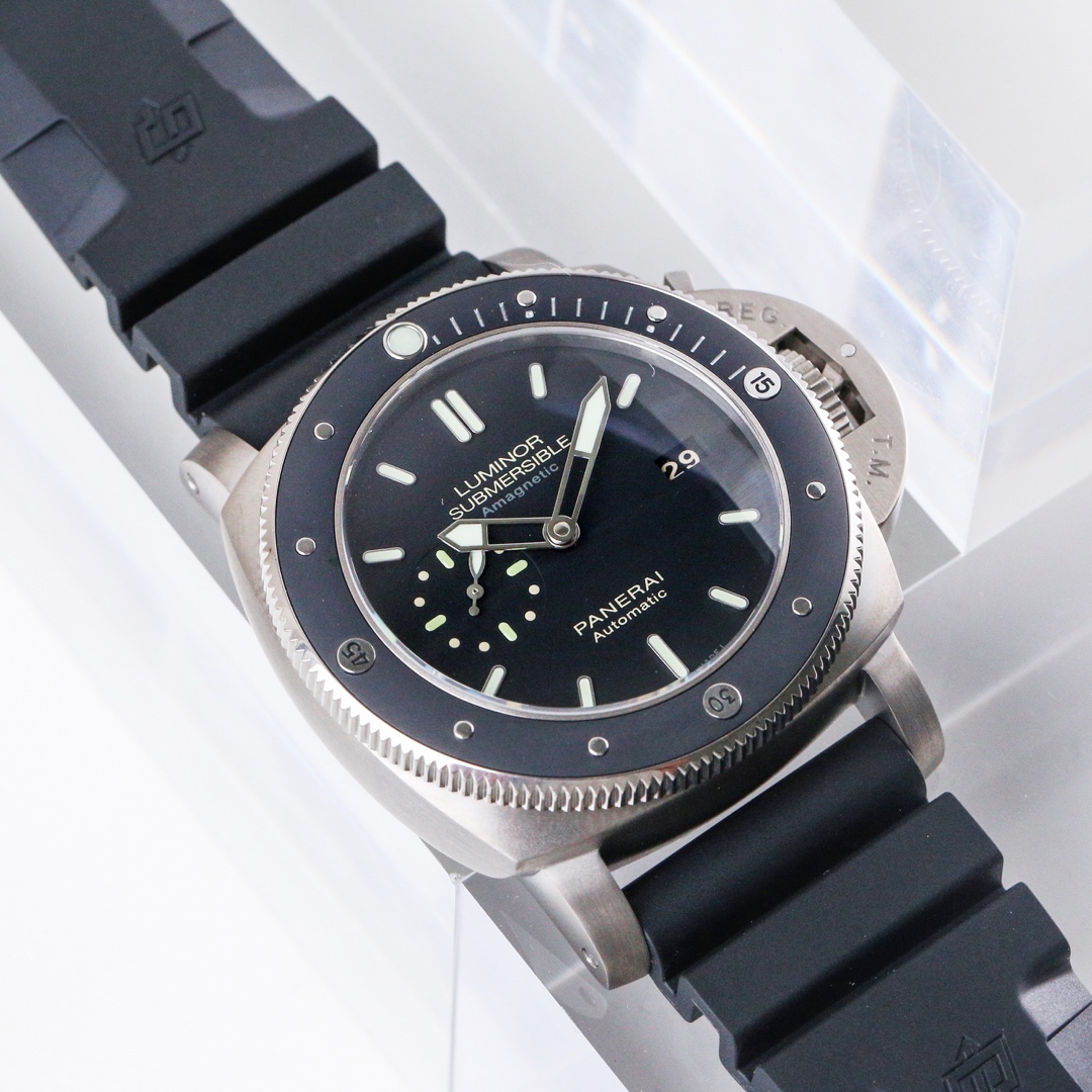 VS ULTIMATE V2 EDITION: Panerai Submersible PAM389 - 47mm Black Ceramic E-commerce Titles