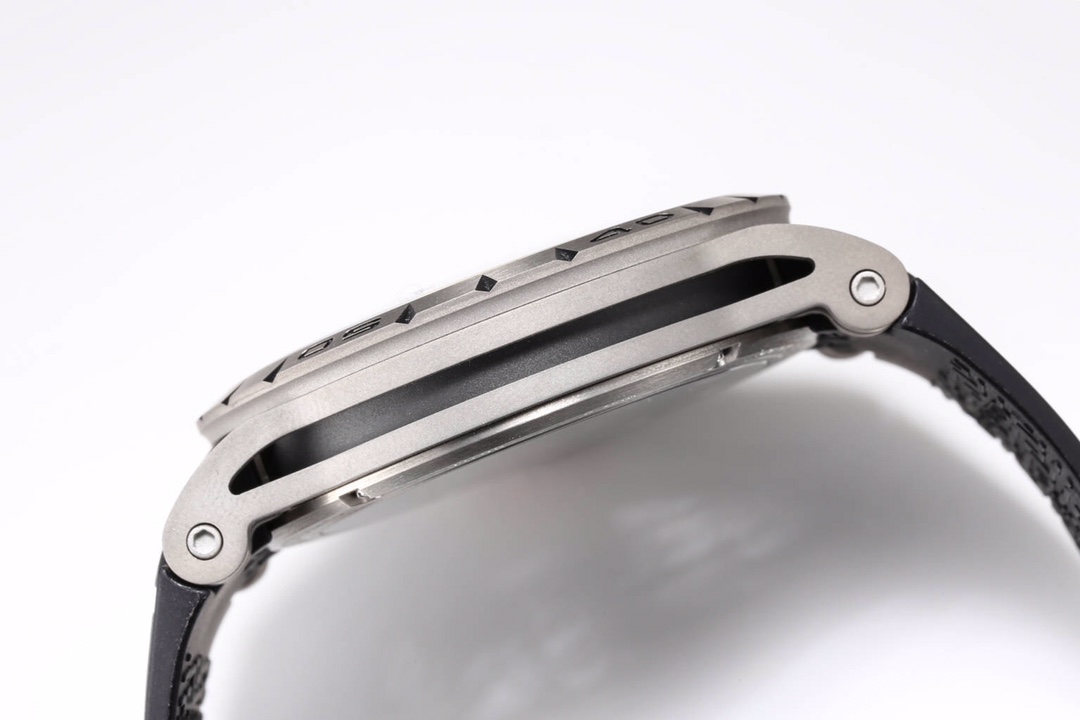 Roger Dubuis Excalibur RDDBEX0479: BBR Aerospace Titanium w/ Flying Tourbillon
