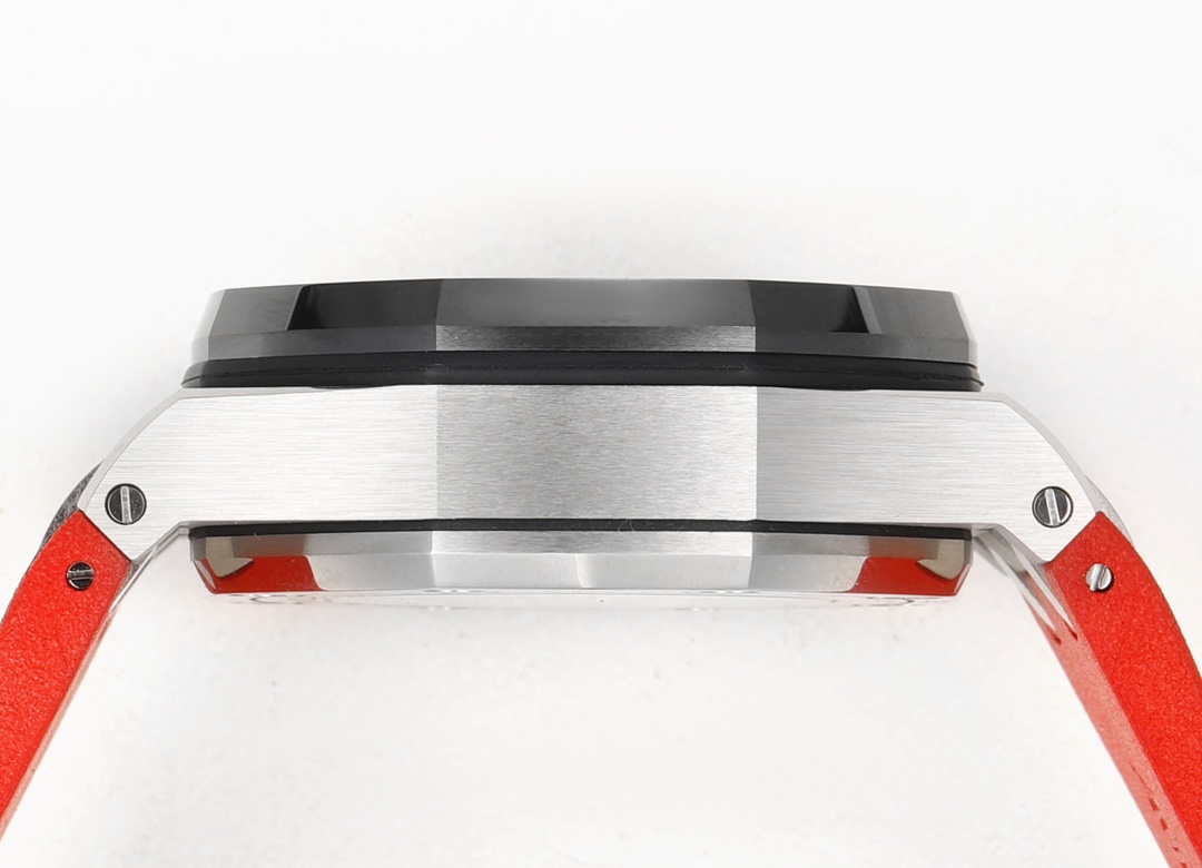 ROYAL OAK OFFSHORE CHRONOGRAPH⌟ MEGA TAPISSERIE DIAL │ 100M WATERPROOF │ 2025