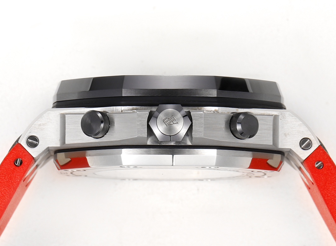 ROYAL OAK OFFSHORE CHRONOGRAPH⌟ MEGA TAPISSERIE DIAL │ 100M WATERPROOF │ 2025