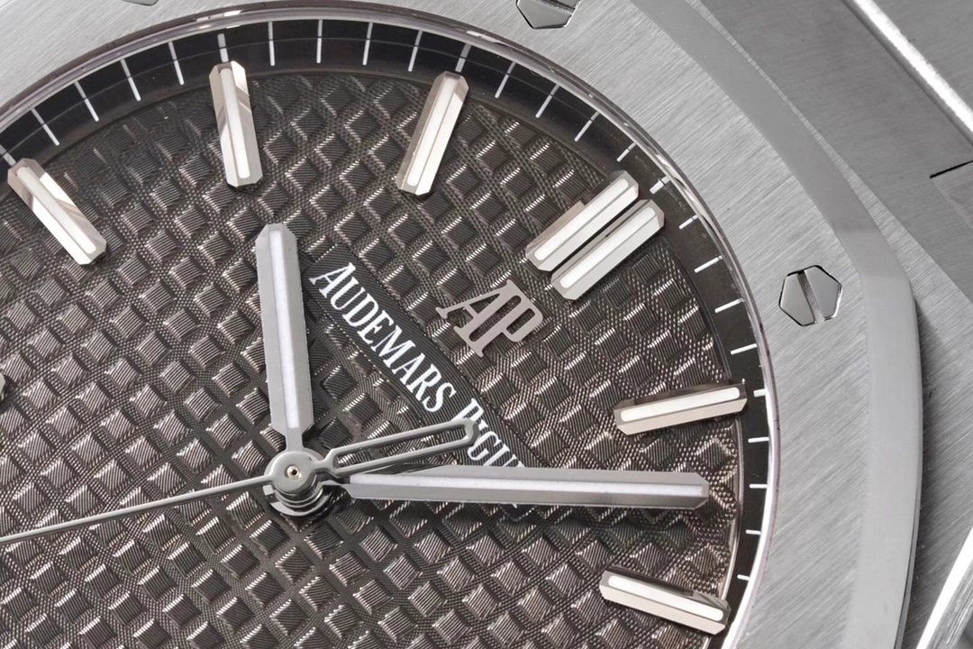 Ultimate AP 15500 V2 Edition: Anti-Magnetic + Improved Power Reserve