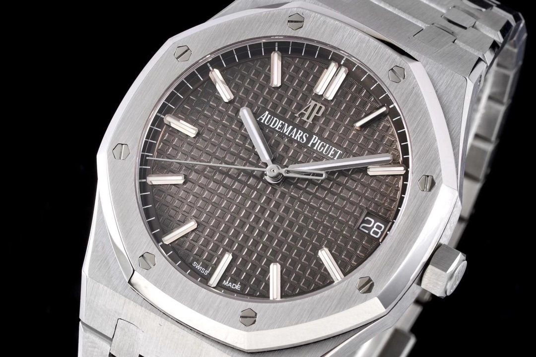 Ultimate AP 15500 V2 Edition: Anti-Magnetic + Improved Power Reserve