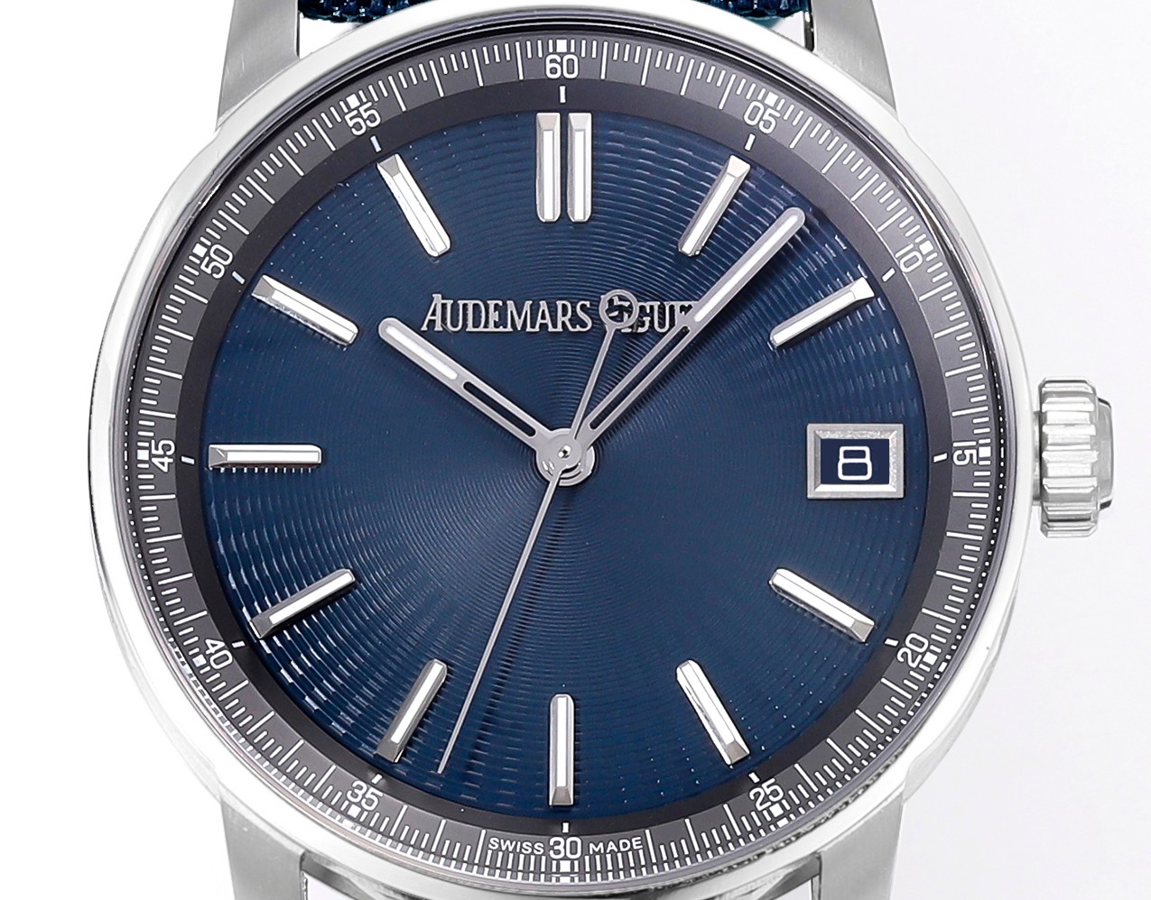 AP CODE 11.59 Grande Feu Enamel: Hand-Fired Blue Dial & 18k Gold Case