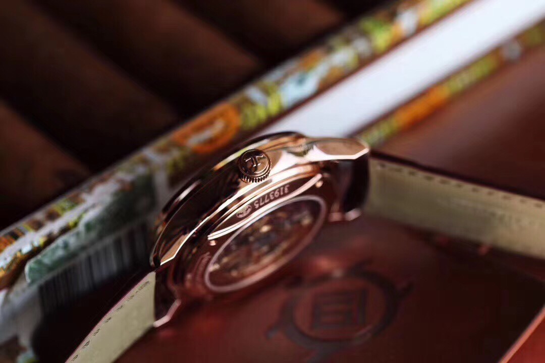 Jaeger-LeCoultre Master Ultra Thin Perpetual Calendar White Dial | Automatic Ref.130842J | Moonphase & Stainless Steel