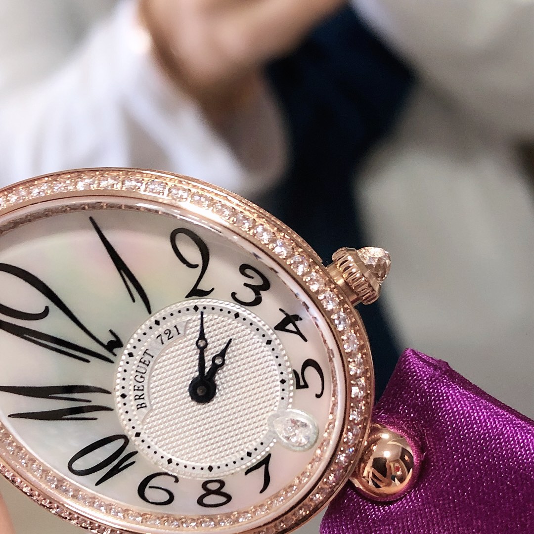 Breguet Reine de Naples 2025 | Oval Diamond Crown & Moonphase | Summer Gala Essential