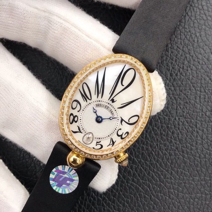 Breguet Reine de Naples 2025 | Oval Diamond Crown | Moonphase & Hand-Engraved Guilloché