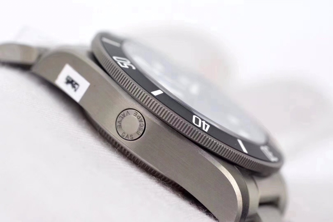 Tudor Pelagos FXD Black Battle Axe Watch - Premium Dive Automatic | Buy Now with Global Shipping