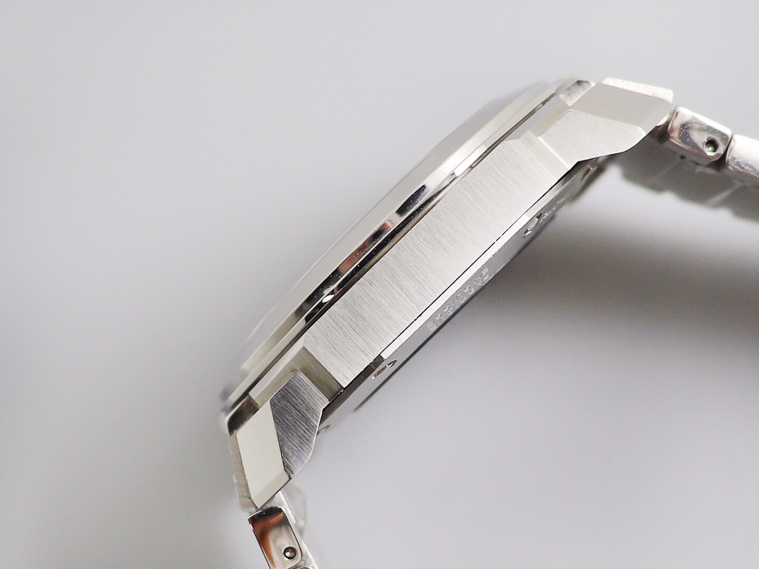 NEW RELEASE 2025: Premium BVLGARI OCTO Men's Luxury Watch - Ultra-Thin Automatic Movement, High-End Replica Titanium Chronograph