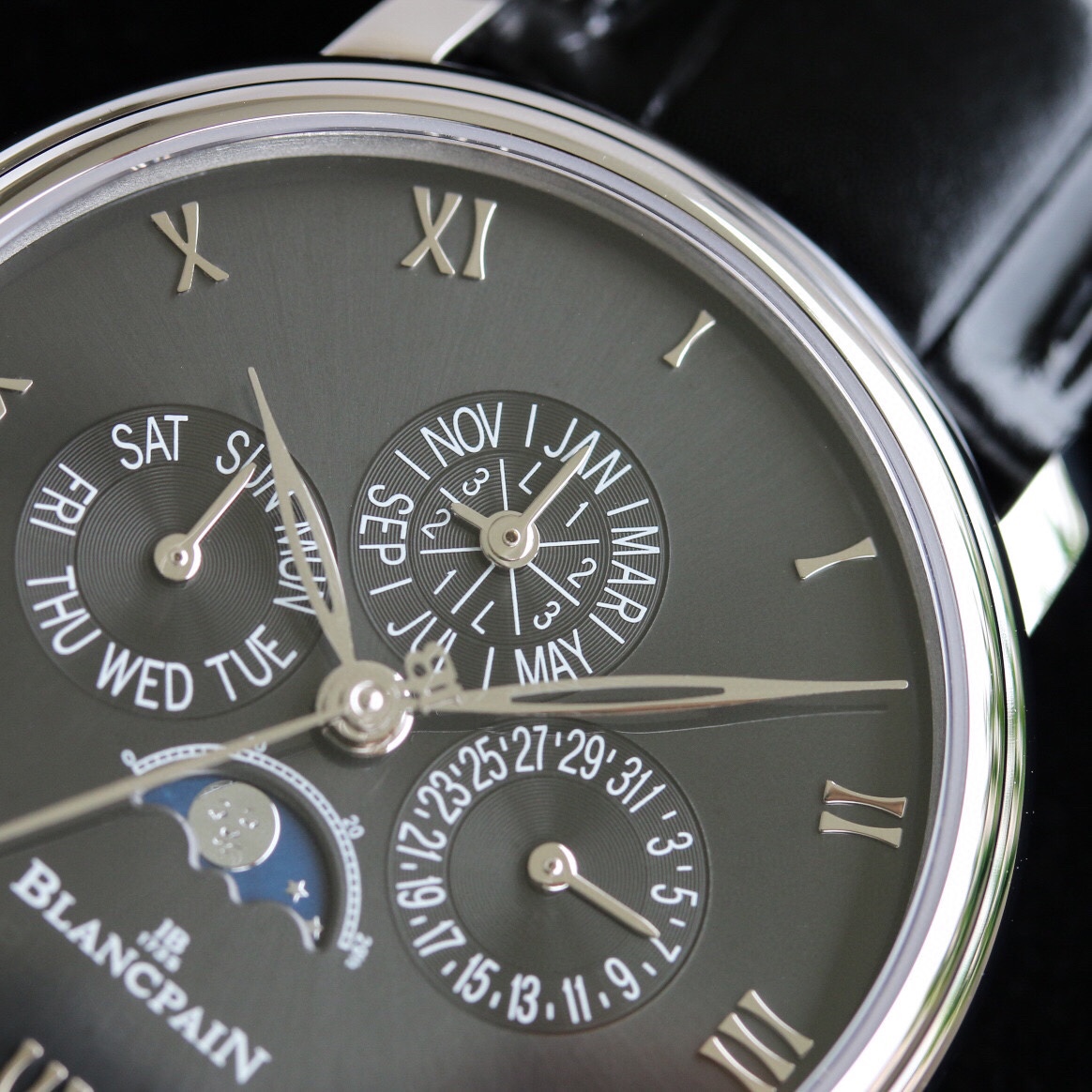 Blancpain Classique 6656 Automatic Moonphase Men's Watch - Swiss Luxury