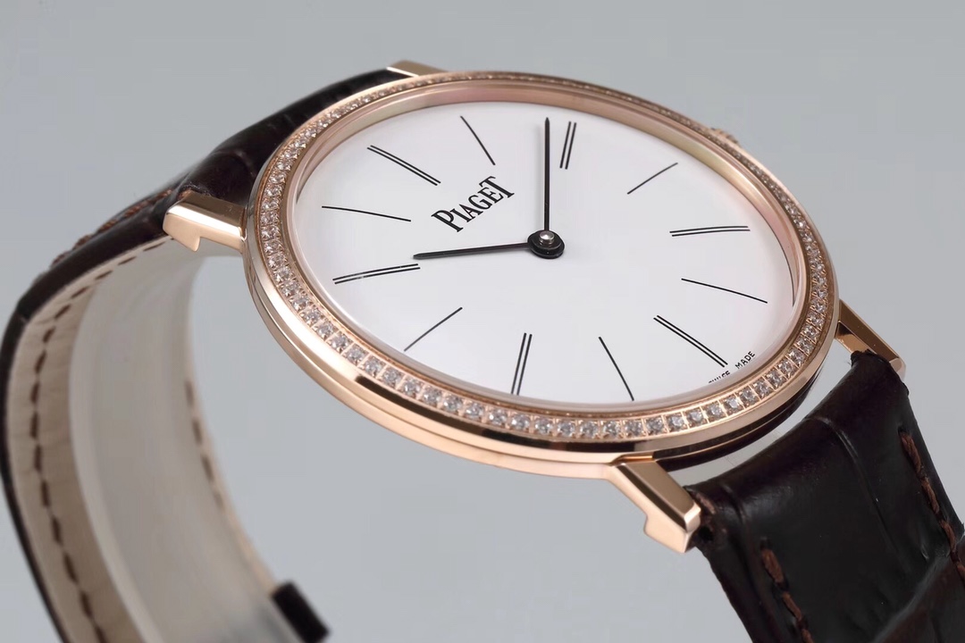 Piaget Altiplano Meteorite Dial: Cosmic Fragments Encased in 4.3mm Slimness | NFT Authentication
