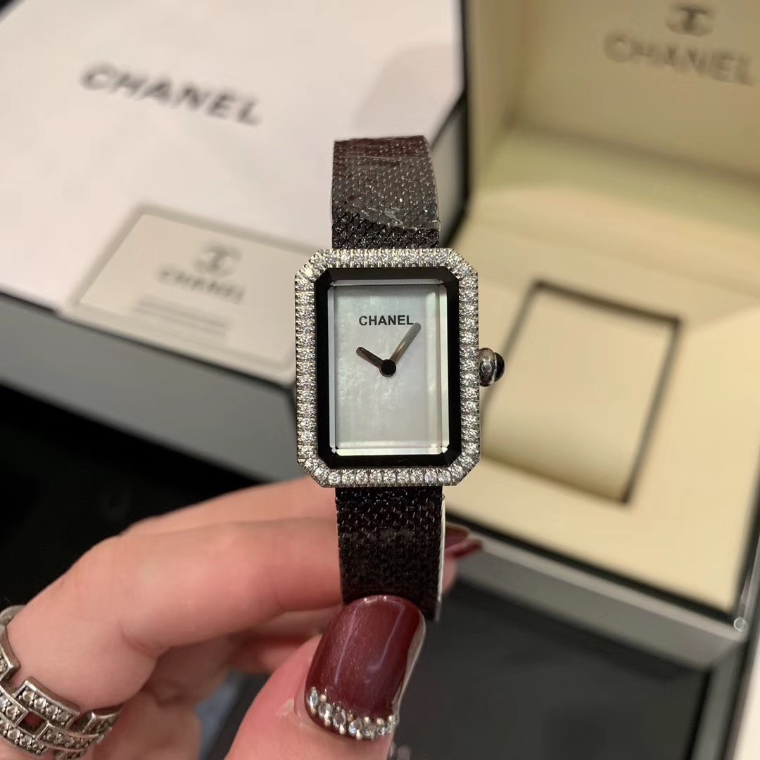 NEW Chanel Boy·Friend Women's Watch Summer 2025 | Beige Gold Square Case | Diamond Bezel & Sapphire Crystal | Swiss Quartz Bracelet