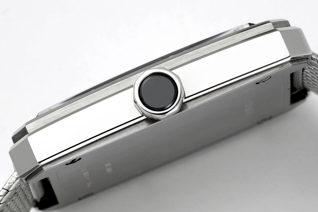 Authentic Cartier Boy.Friend Watch 28mm | Swiss Made Square Dial | Roman Numeral Markers + Date