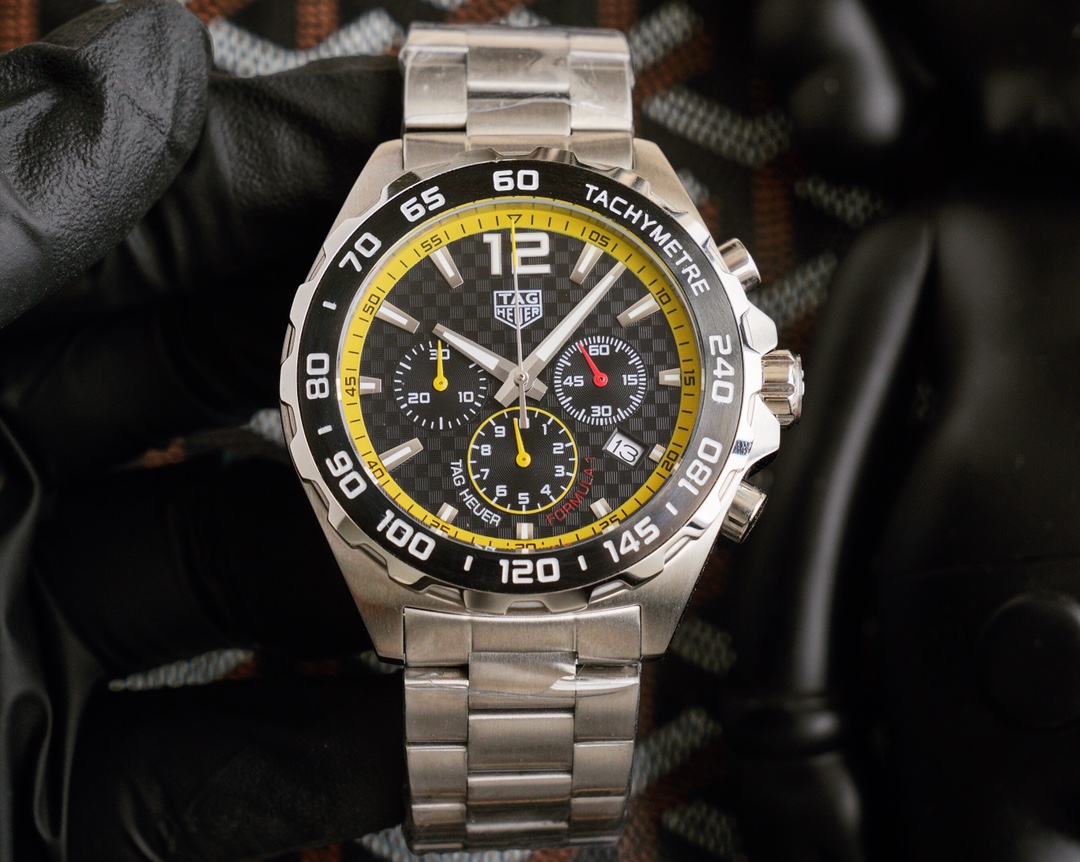 TAG Heuer Limited Edition Swiss Chronograph – Exclusive Racing-Inspired Automatic Watch with Sapphire Crystal & Carbon Fiber Dial