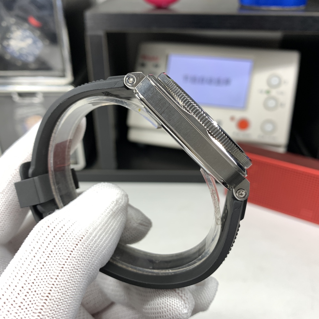 Bell & Ross BR 03-92 Diver 300m Blue Dial BR0392-D-BL-ST/SRB - ISO 6425 Certified, Swiss Automatic, Superluminova® C3 X100, Free Dive Case & Shipping