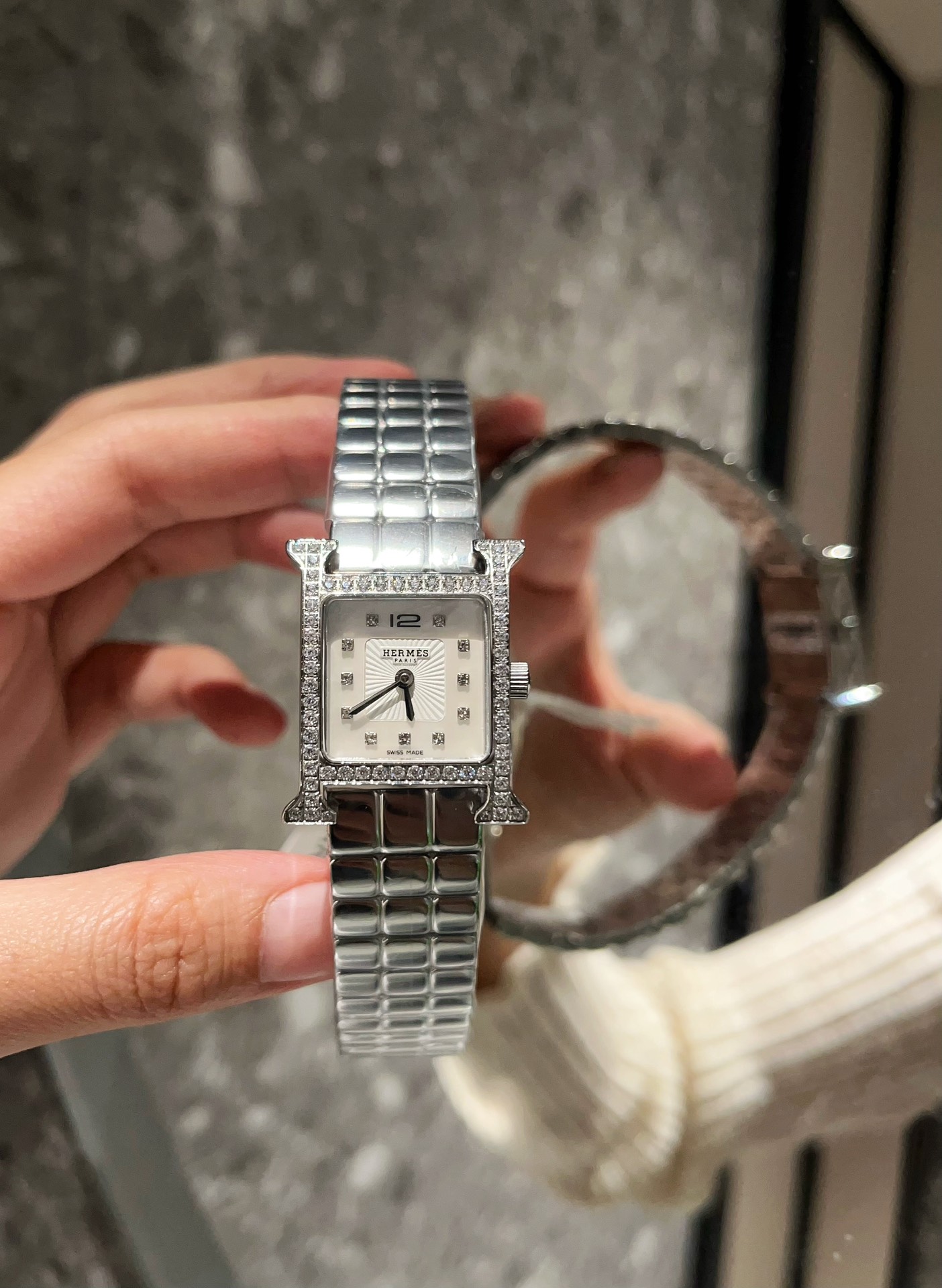 HERMES Heure H Iconic H-Case: Swiss Quartz, 316L Surgical-Grade Steel & Hand-Saddled Calfskin|Parisian Everyday Luxury