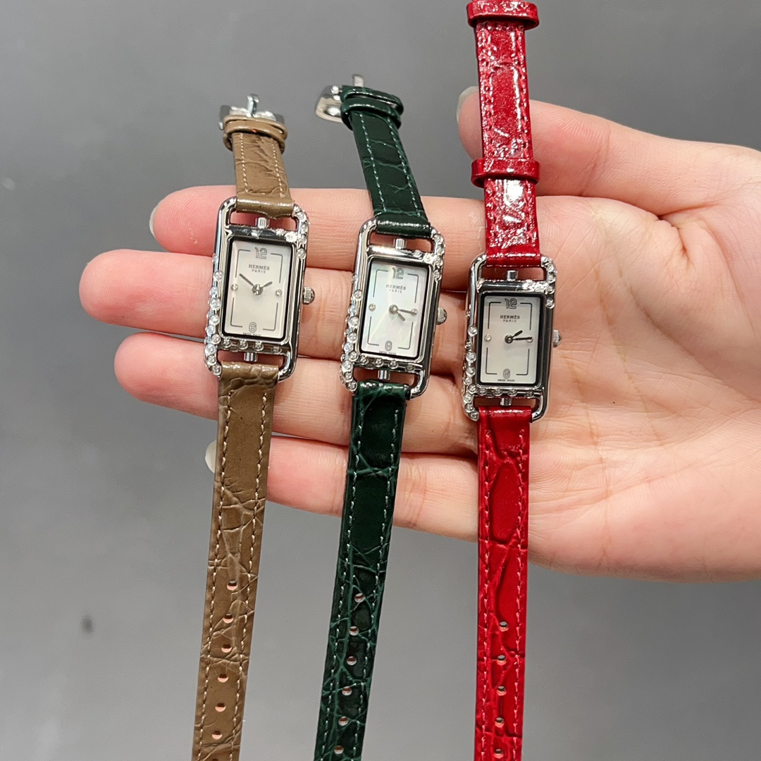 HERMES Nantucket Tres Petit Modele: Hand-Chiseled Asymmetry, Grand Feu Enamel Mini-Dial|Wearable Art Revolution
