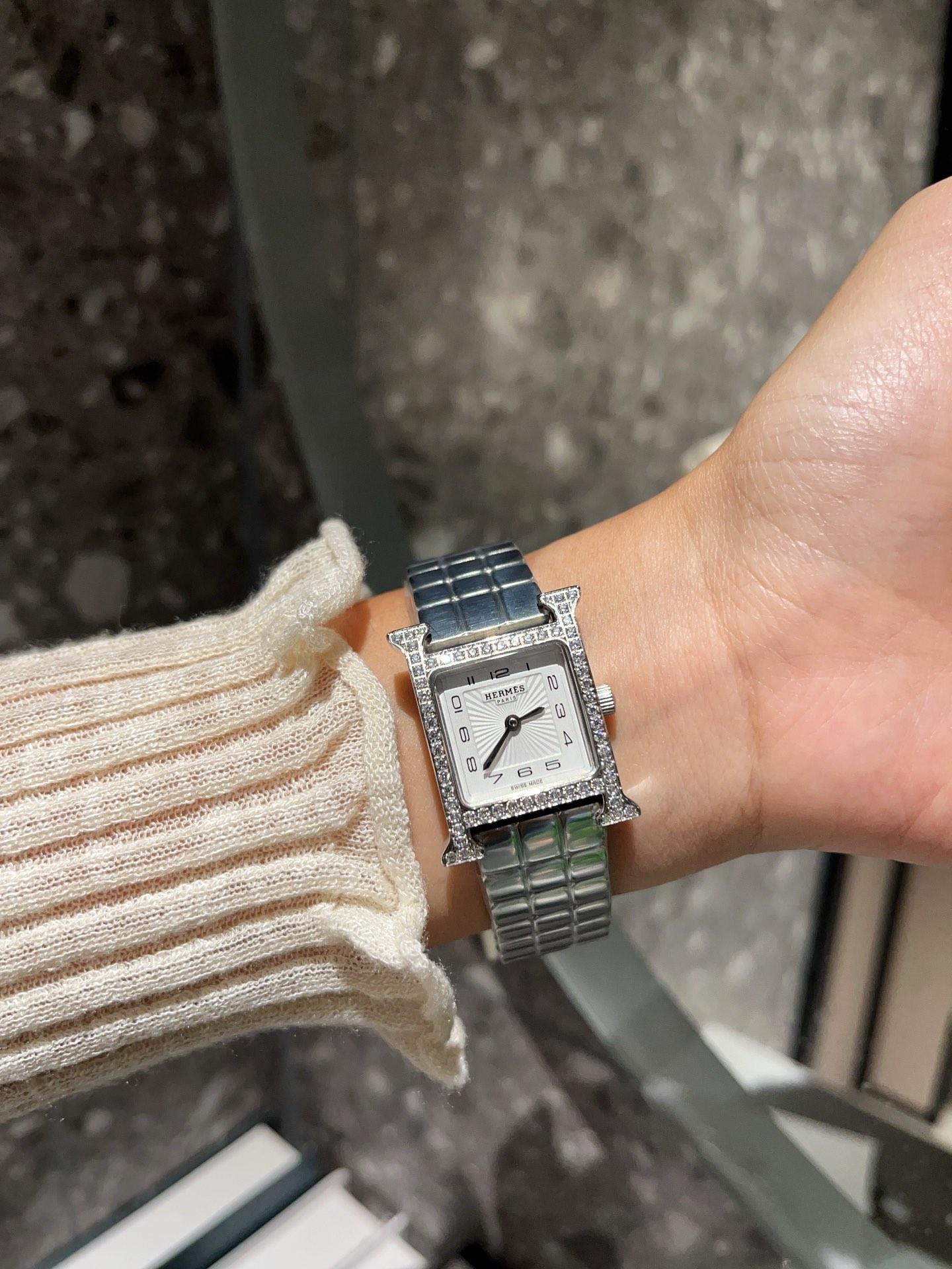 HERMES Heure H Iconic H-Case: Swiss Quartz, 316L Surgical-Grade Steel & Hand-Saddled Calfskin｜Parisian Everyday Luxury