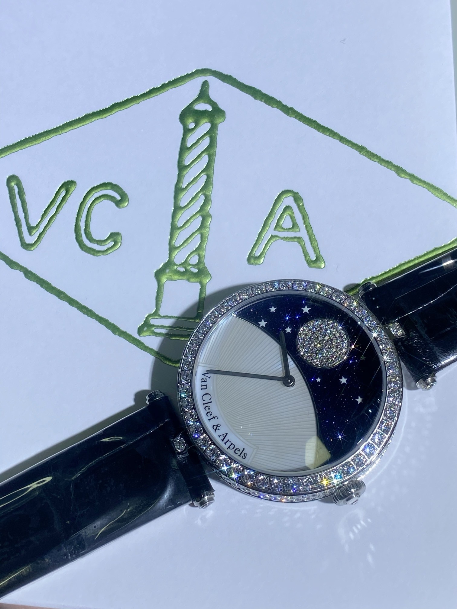 Last 8 in Americas: VC&A Custom Alhambra Pendant | Tax-Free Global Allocation | Lifetime Wax Casting Service