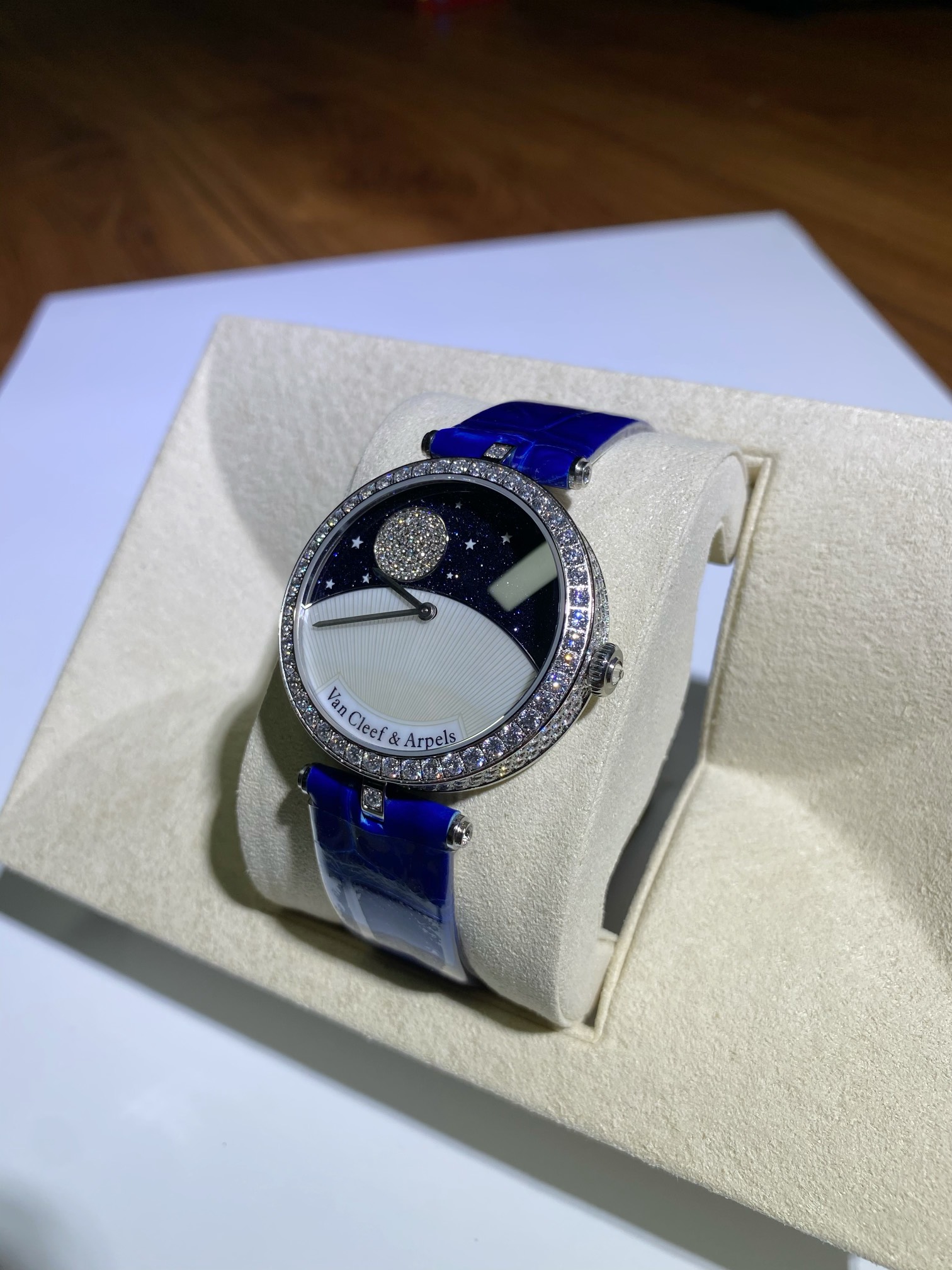 VC&A 120th Anniversary Custom Edition | Personalised Secret Poem Engraving | Complimentary 24k Gold Polishing Kit