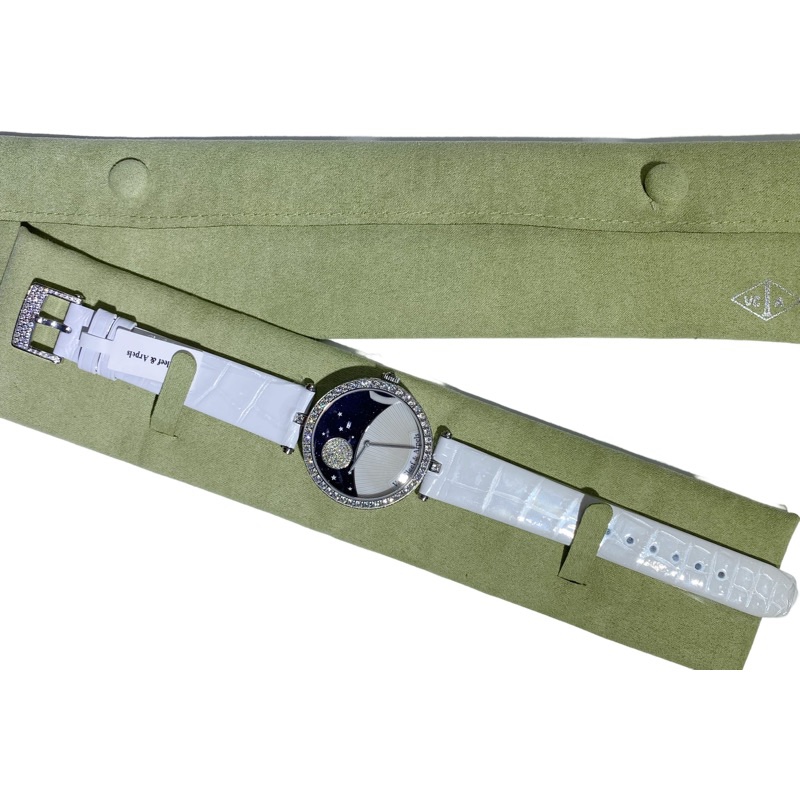 Van Cleef & Arpels Exclusive Alhambra™ 2025 | Hand-Engraved 18K Gold | Bridal Heirloom Ready | Blockchain NFT Authenticity