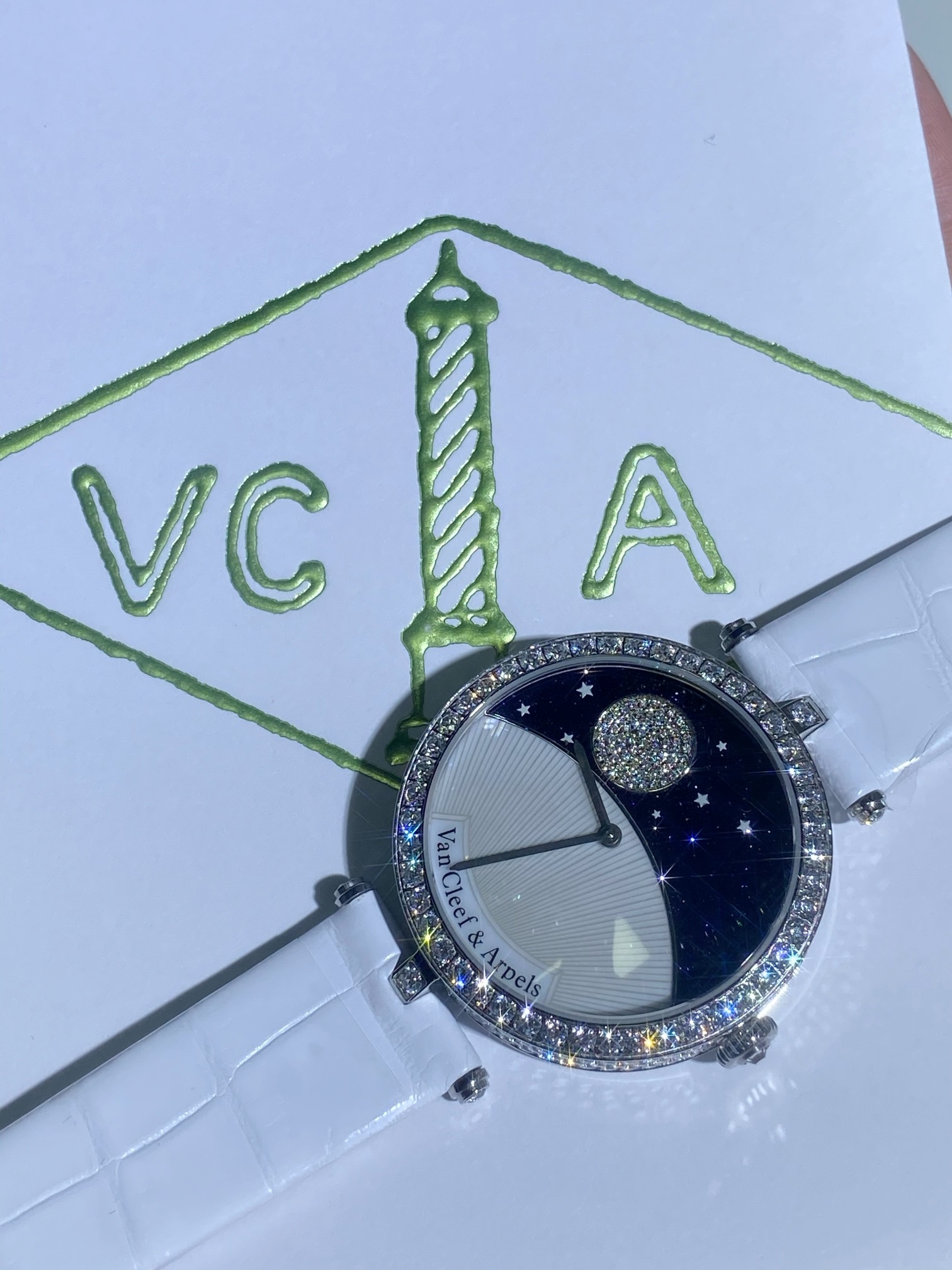 Van Cleef & Arpels Exclusive Alhambra™ 2025 | Hand-Engraved 18K Gold | Bridal Heirloom Ready | Blockchain NFT Authenticity