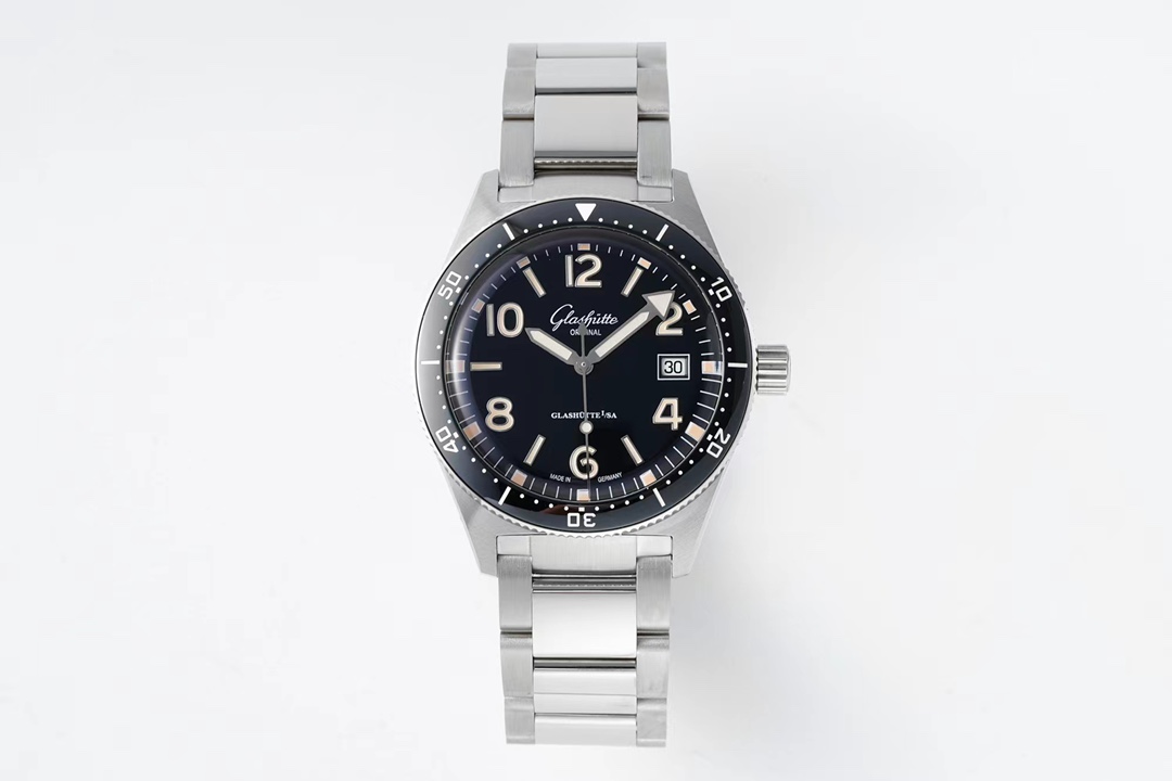 Glashütte Original RXW Pioneer Series | In-House Calibre 36 Automatic, 300M Waterproof & Shockproof System