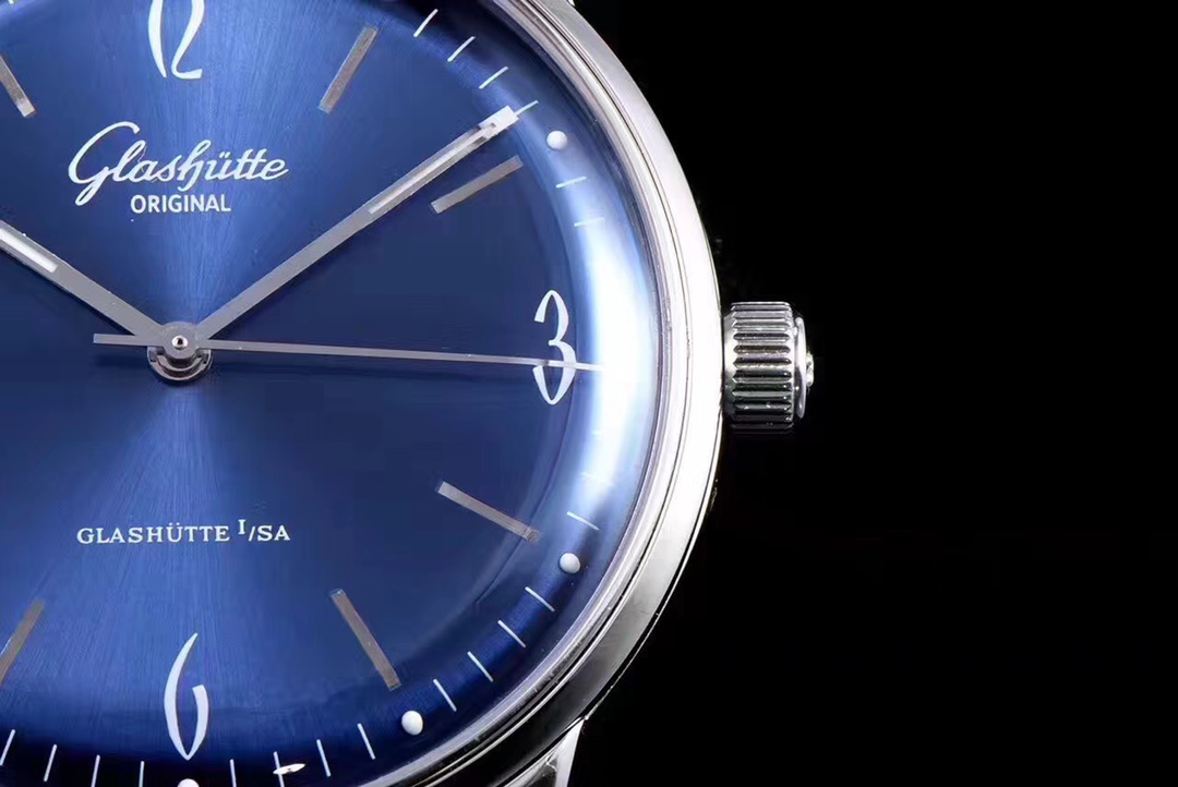 June 30 Exclusive: Glashütte Original Sixties 39mm | Dome Sapphire, Sunburst Blue Gradient Dial – Last 5 Units w/ Free Engraving