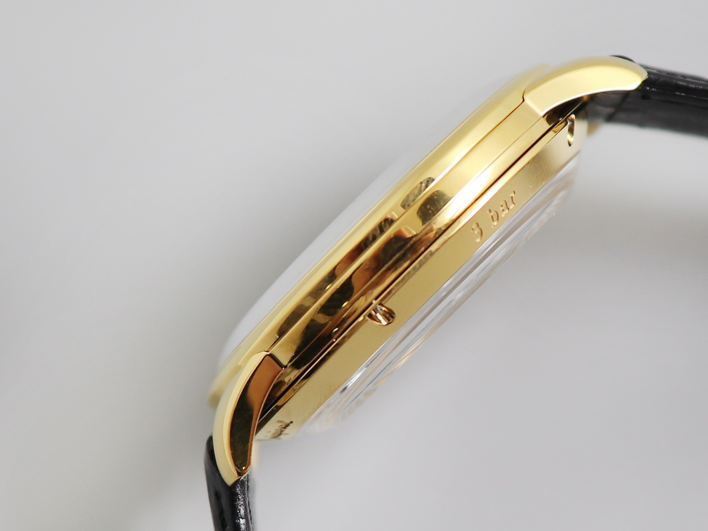 June 30 Vintage Icon: Glashütte Original Sixties 39mm | Double-Domed AR Sapphire, Pantone 16-5938 Gradient – Zodiac Engraving Gift ✓ DDP