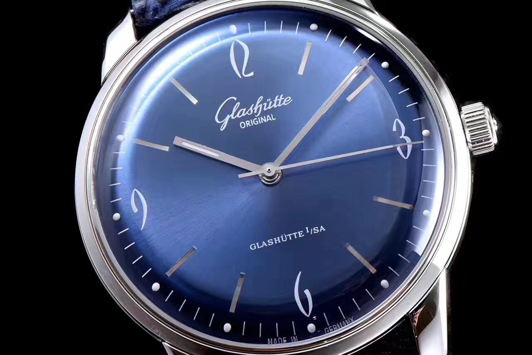 June 30 Exclusive: Glashütte Original Sixties 39mm | Dome Sapphire, Sunburst Blue Gradient Dial – Last 5 Units w/ Free Engraving