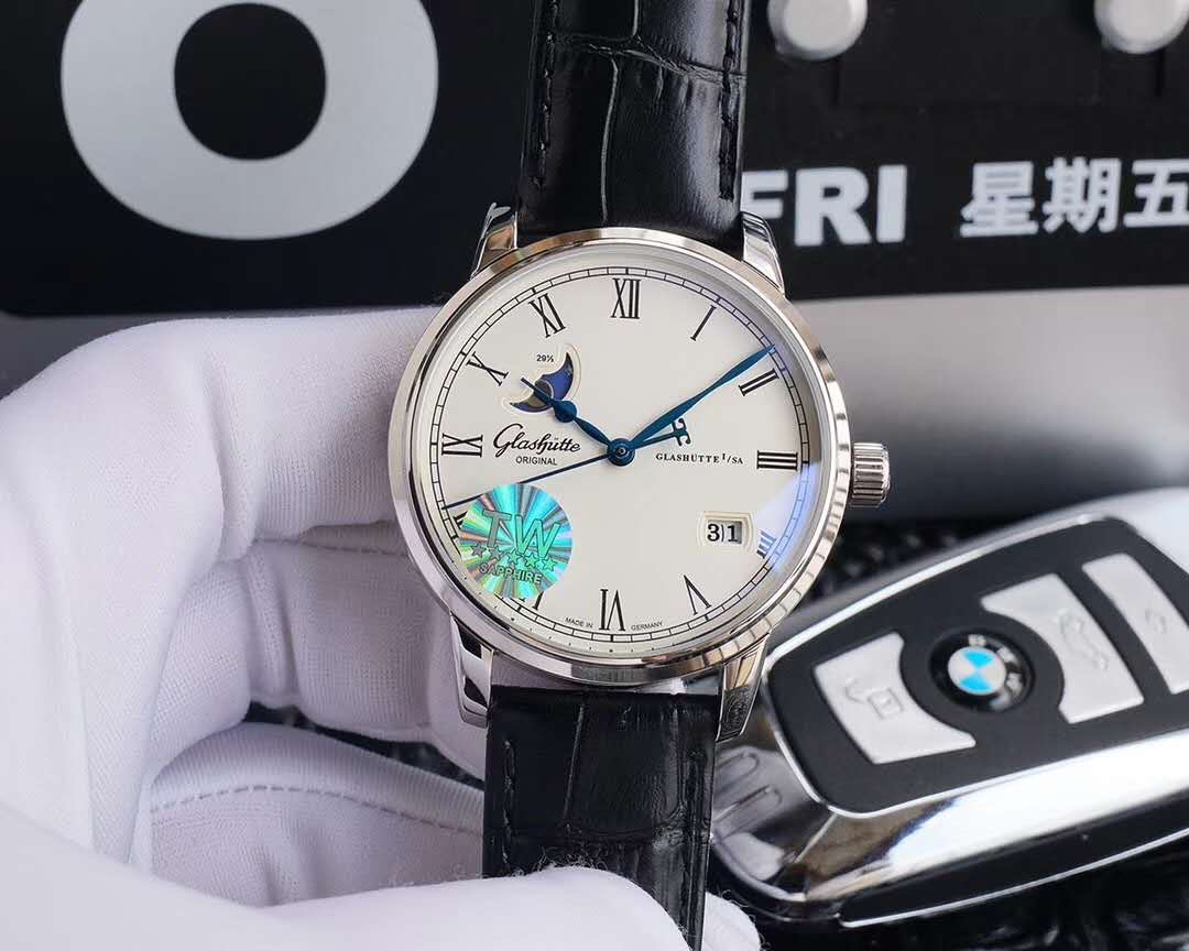 June 30 Exclusive: TW Glashütte Senator Panorama | 1:1 Moon Phase & Big Date, Genuine Leather – Last 5 Units w/ District Engraving ✓ DDP